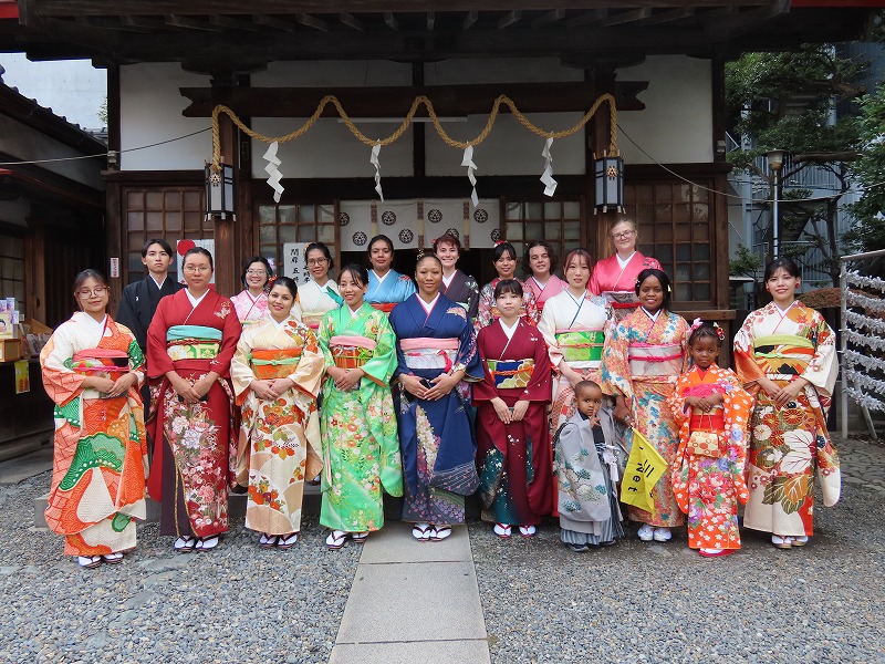 厳島神社での集合写真