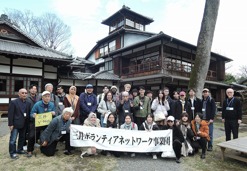 旧三井家下鴨別邸で集合写真