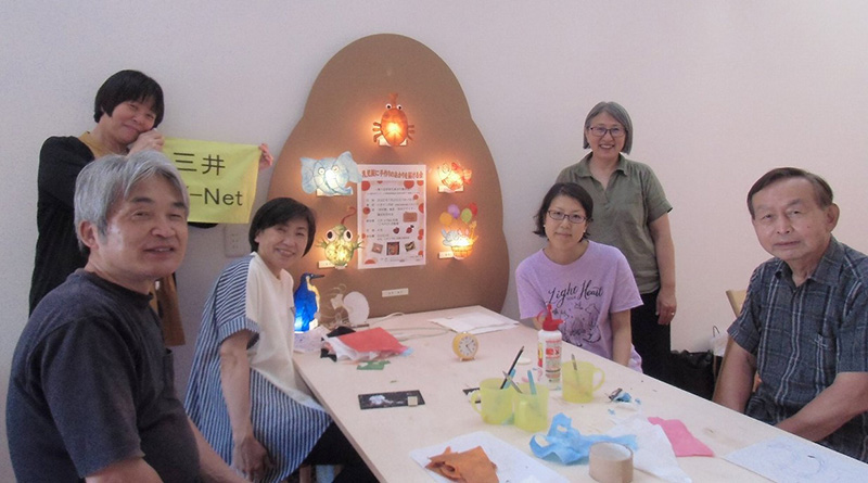 前方左端が照明塾　橋田先生、左から3人目が筆者